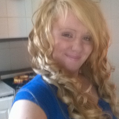 CarlaLeeMiller1's profile picture. Hi in new here looking forward to twitter, and see what's in store xxx