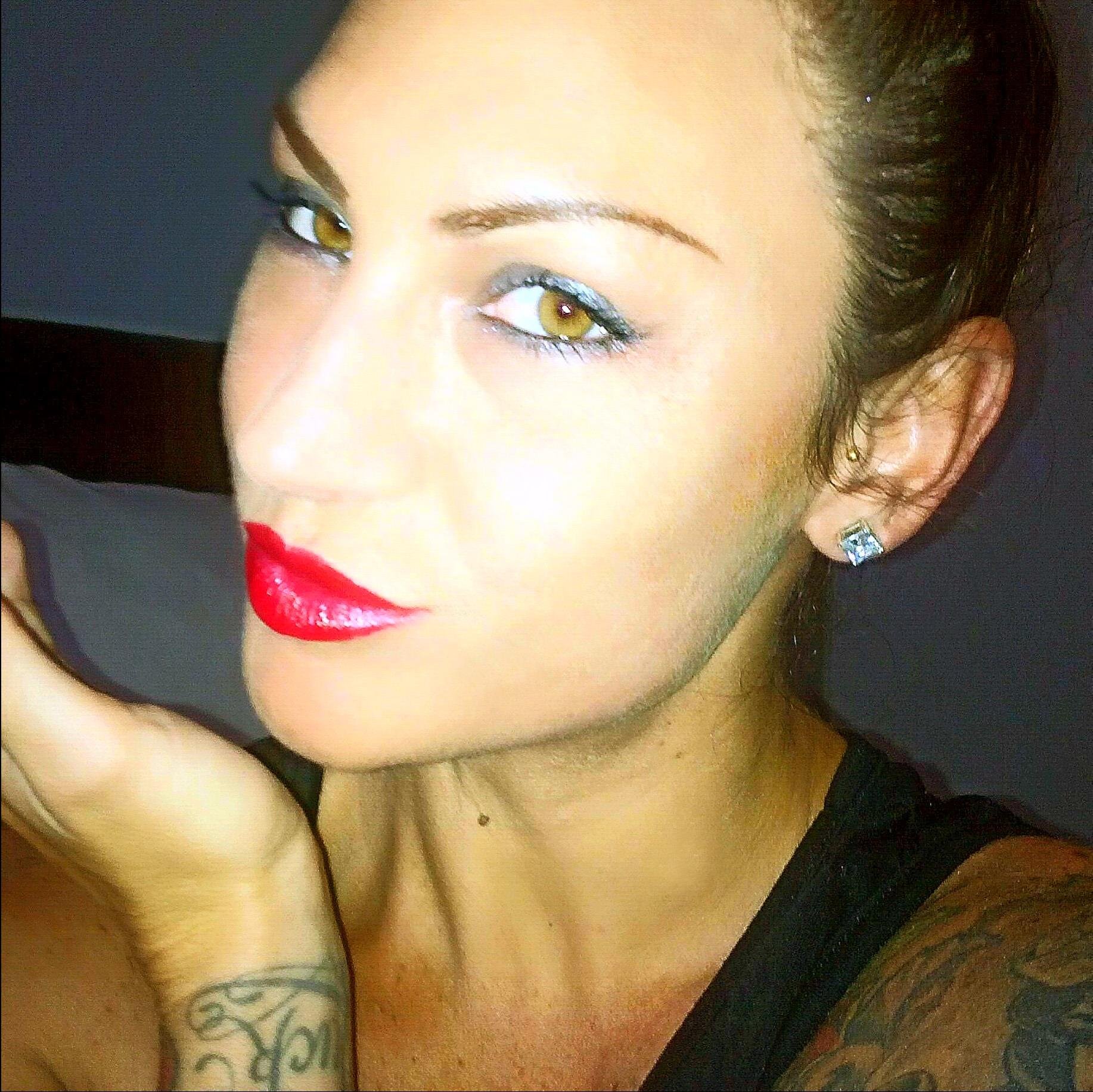 daily daydreamer,part-time snap happy tattoo'd closet mermaid, blog hopping girl-next-door kinda girl