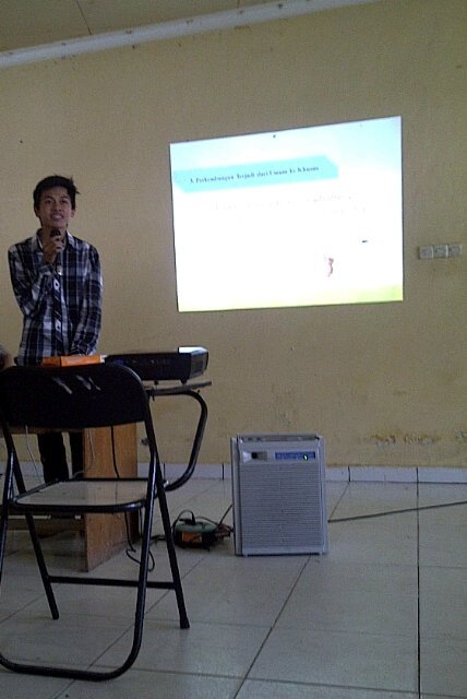laki-laki(sepertinya begitu,entahlah) | pend.matematika unlam'12