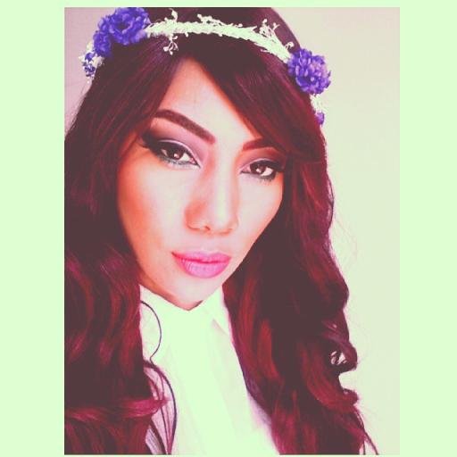 Hija de Dios apasionada x el arte,la poesía y los gatitos 
Modelo,Makeup Artist, Blogger de Moda y Belleza
Mi Canal en YouTube↓ https://t.co/LAbNBihu0J