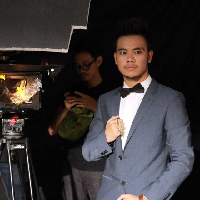 BEFORE YOU JUDGE ME! MAKE SURE THAT YOU'RE PERFECT!! #SIGMA @SMASHindonesia
instagram : mrezanugrah