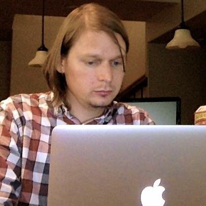 Chief content creator at http://t.co/Xmuo1gQynC, father, husband, comic book nerd (gun to head, I'm picking DC). Music geek, tech lover, and pizza aficionado.