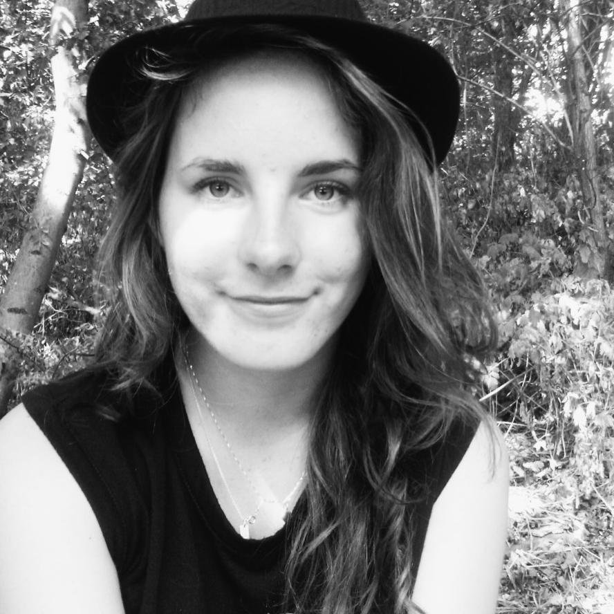 I'm girl from the Czech Rep.,I'm 17years old. :) i like drawing, my dream is traveling to USA and to Great Wall of China, Amsterdam♥^^etc.. :D .. im crazy:)