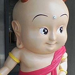 シンガポール生まれ、シンガポール育ち。高校は奈良。ちょっとホーチミン暮らしもしてました。バイクはホンダで野球はカープが好きです。Webエンジニア。CL400 に乗ってました。