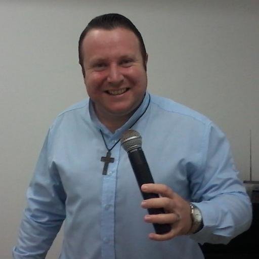 PASTOR, CANTOR, MUSICO, COMPOSITOR, COMFERENCISTA E ESCRITOR....IGREJA GLOBAL DA JUSTIÇA DE DEUS