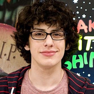 hello I'm robbie from victorious an I go to hollywood arts with tori, beck, jade, sinjin & cat