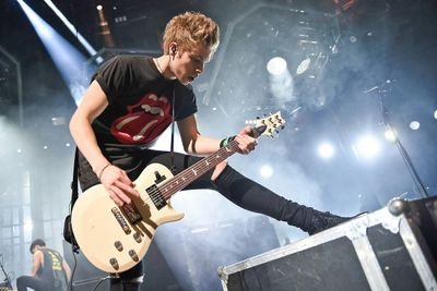 free Follow from @_Luke_H_5SOS_
