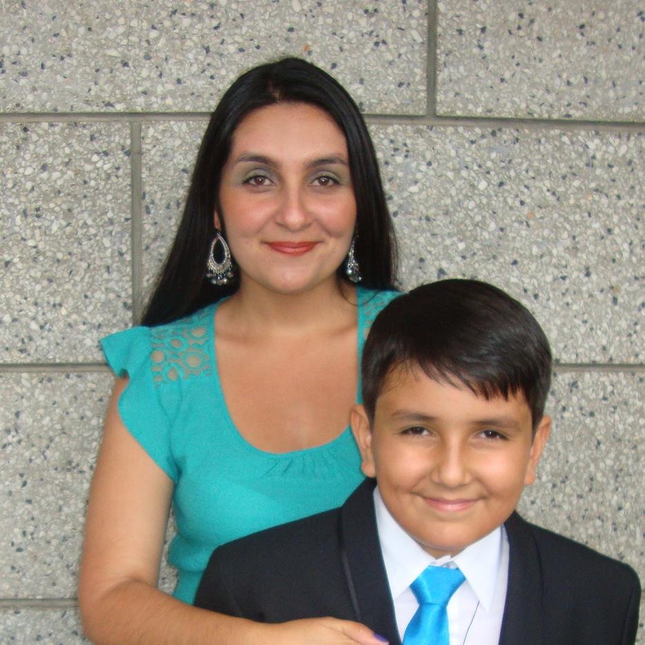 Abogada en el libre ejercicio de su profesión, Amante de la vida, fanática numero UNO de mis hijos el regalo mas maravilloso que mi Dios me ha dado...