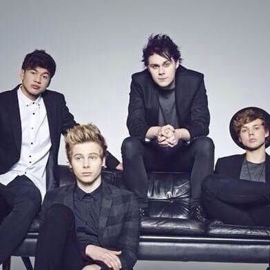 Please rt and follow @Anouk_Weeda and @justme_fex we follow back if you ask.