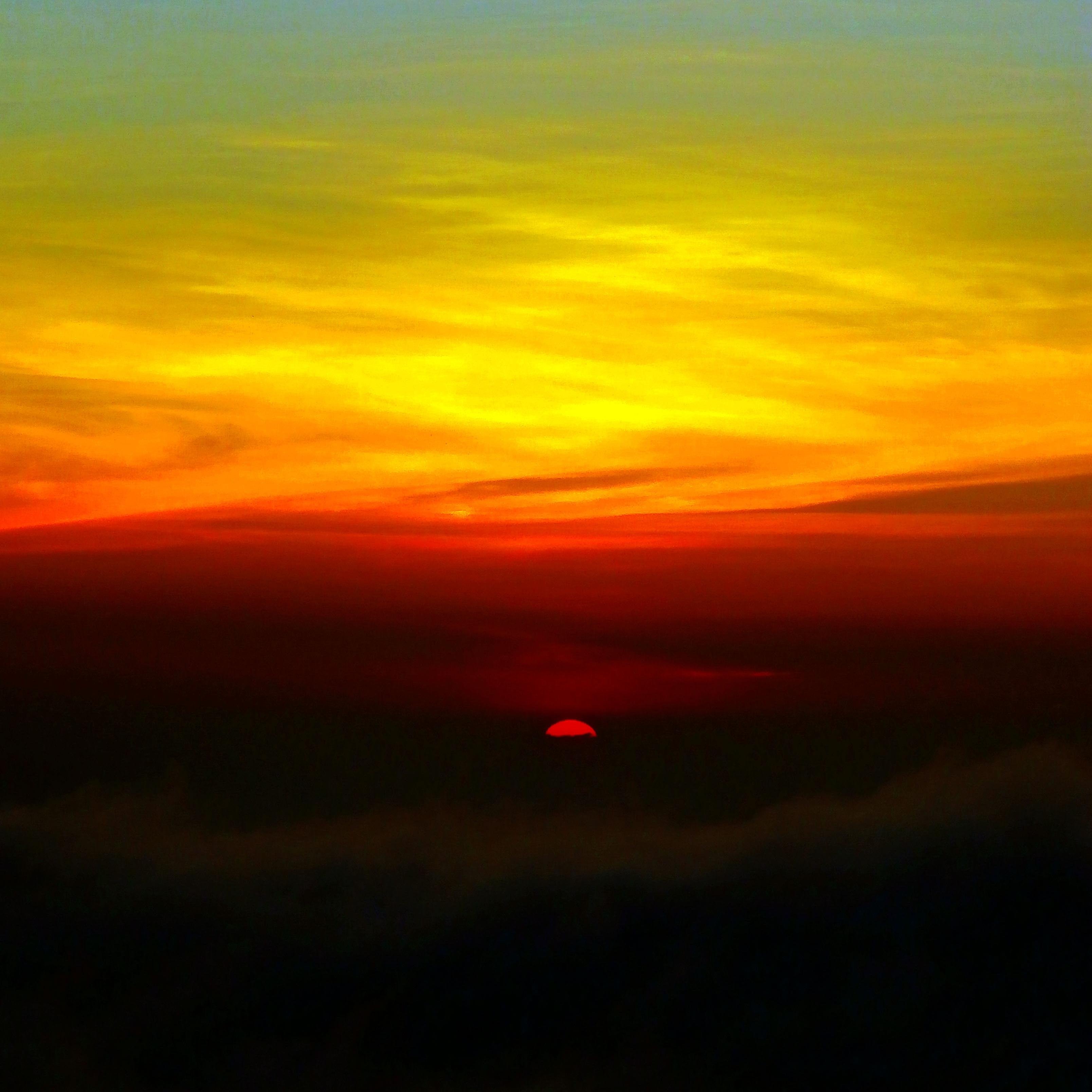 BisikanMotivasi's profile picture. Bukan Sok Nasehati, cuman ngasih masukan buat kawan-kawan.  Follow @BisikanMotivasi | email : KakakBijak@gmail.com | MENTION KESINI UNTUK NGEMOTIVASI YG LAIN