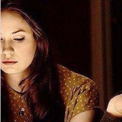 Сериалы, музыка, книги, дожди, фенечки, коты, чай. И моя жизнь – беспросветный оксюморон.