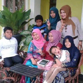 happyfun171's profile picture. 