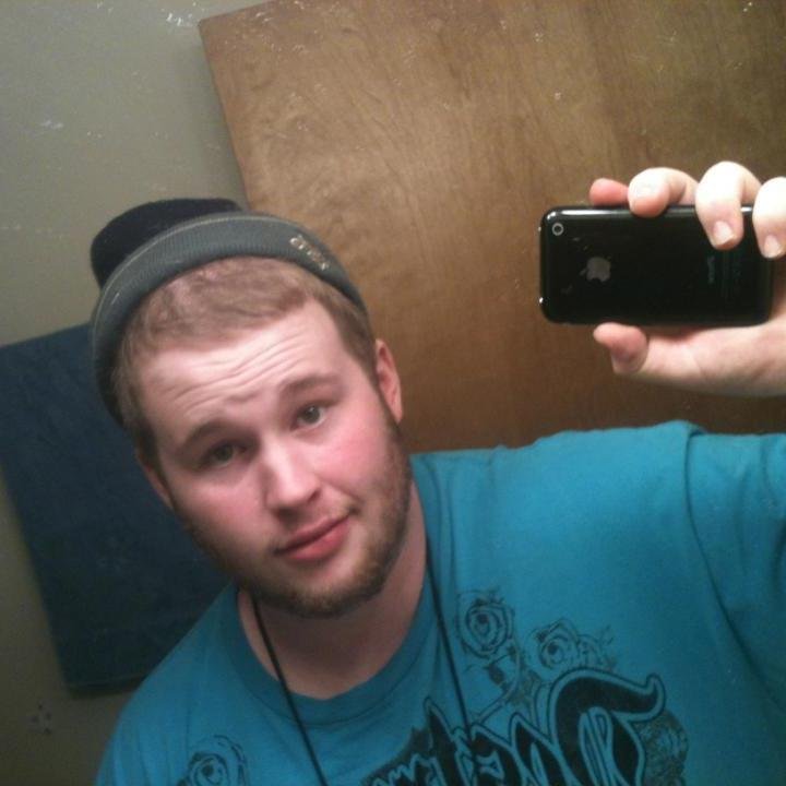 frostbyte12's profile picture. 