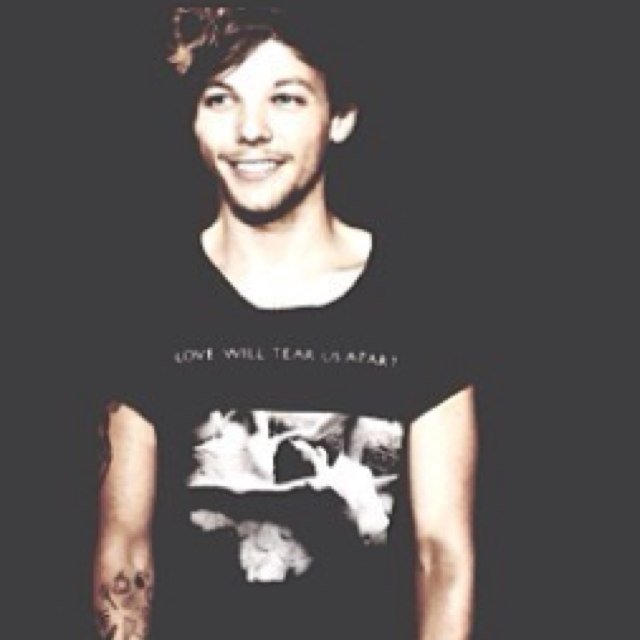 follow @somberstylinson 4 free fries !!