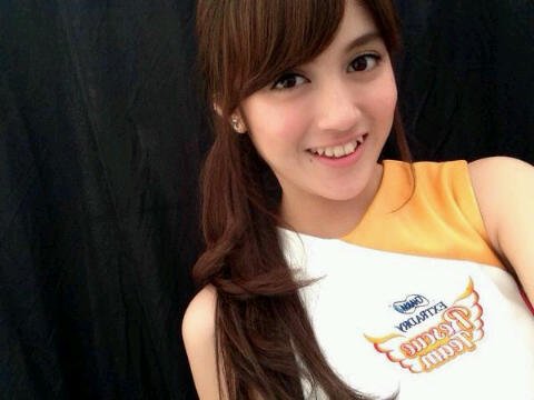 E-nergetik T-alkative B-aby. I bring smile to others^^' coz as JKT48 members i bring happines to everybody ^_^