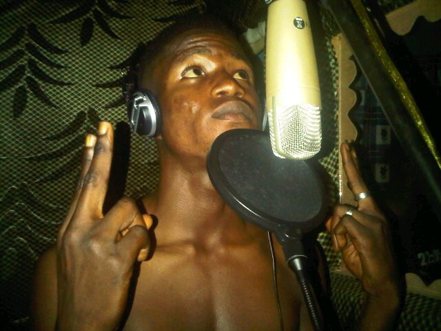Am a gen2 guy I love music love sport I love going 2 club