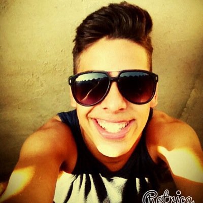 17 anos , Boylieber , sonho em ser medico pra cuidar de crianças com cancér , gosto de Lucas Lucco , Luan Santana , Austin Mahone , Ariana Grande etc ,