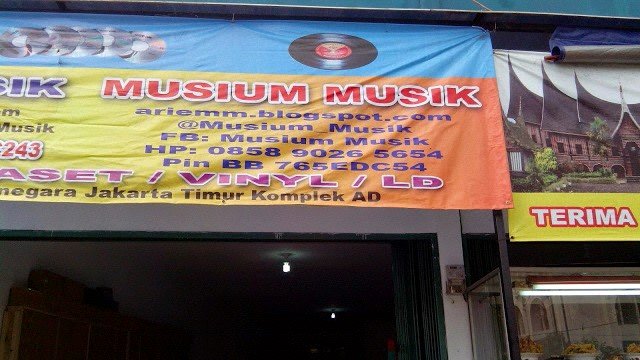 ANDA SUKA MUSIK ???  ANDA JUGA INGIN MENGKOLEKSI KASET/CD/VCD/DVD/LD/VHS/PH/VINYL ? SILAHKAN BERGABUNG DISINI !!! ( WA/Tlp 081310276765/BBM 5D5A70A1
