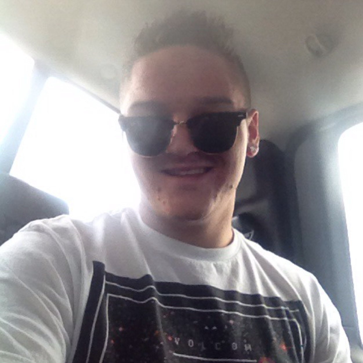 chasehughes1995's profile picture. Just an 18 year old kid trying to make a living in this world you make mistakes and grow up from them live evryday like its your last (MAD MOTHER FUCKER)