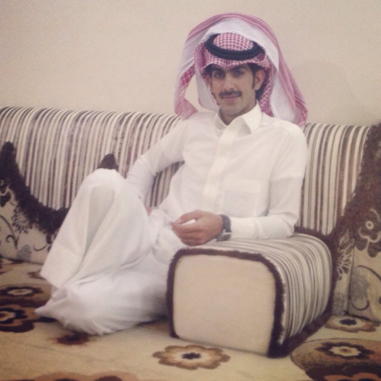 !!لاتحسب اني بتبعك وترجاك من عافني عفته ولانيب راجيه!!