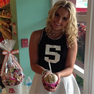 rydel is way to pretty for a bio