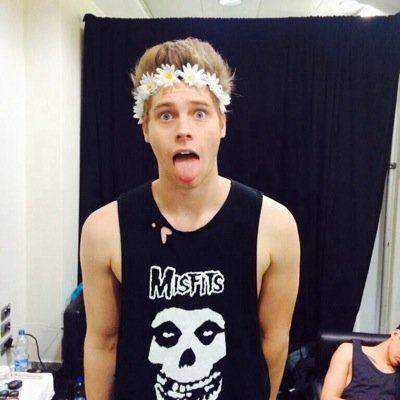 LuukkeeLuke's profile picture. im in a fandom,we do werid shit sometimes
i like a band,they do werid shit sometimes