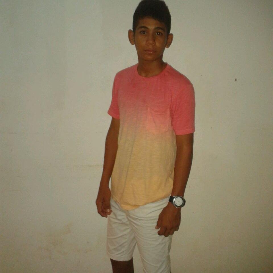 Madurar es cuando dejas de sufrir por amor y te pones a trabajar por tu futuro..
