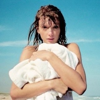 i'm new swiftie! i'm lesbian. #lesbian. i hope you are loves me. ah, i love taylor. and. im in love with all lesbians. i hope one day i will can see Tay. bye.❤️