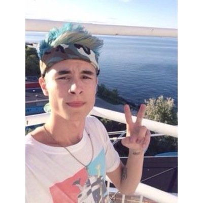 kiss me • SDK follows