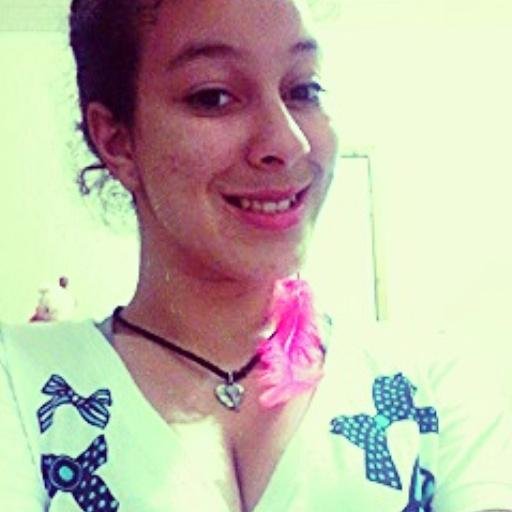 sou simpatica e gosto de fazer novos amigos,sou uma corinthiana roxa, eu sou fã da,one direction,justin bieber,