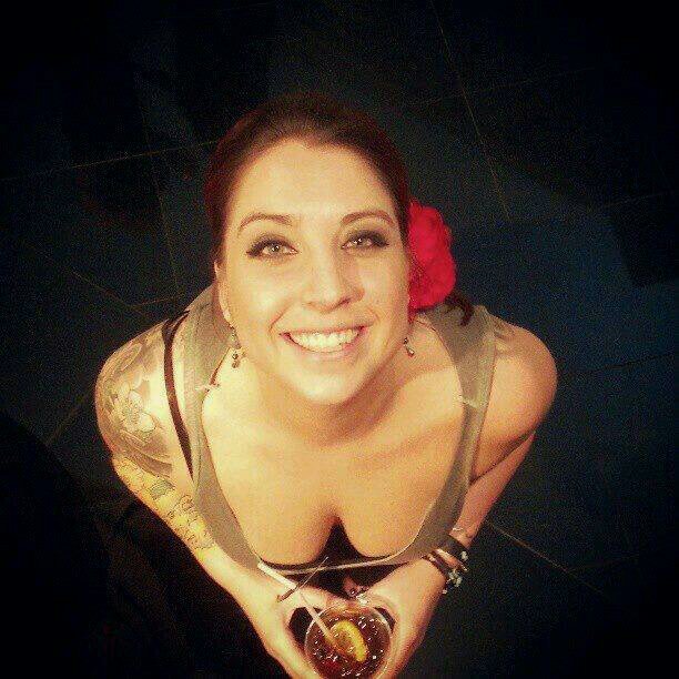 JanelElyse's profile picture. 