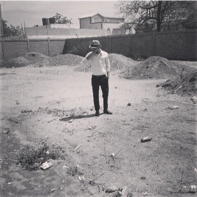 no bajo la cabeza porque se me caee ♚