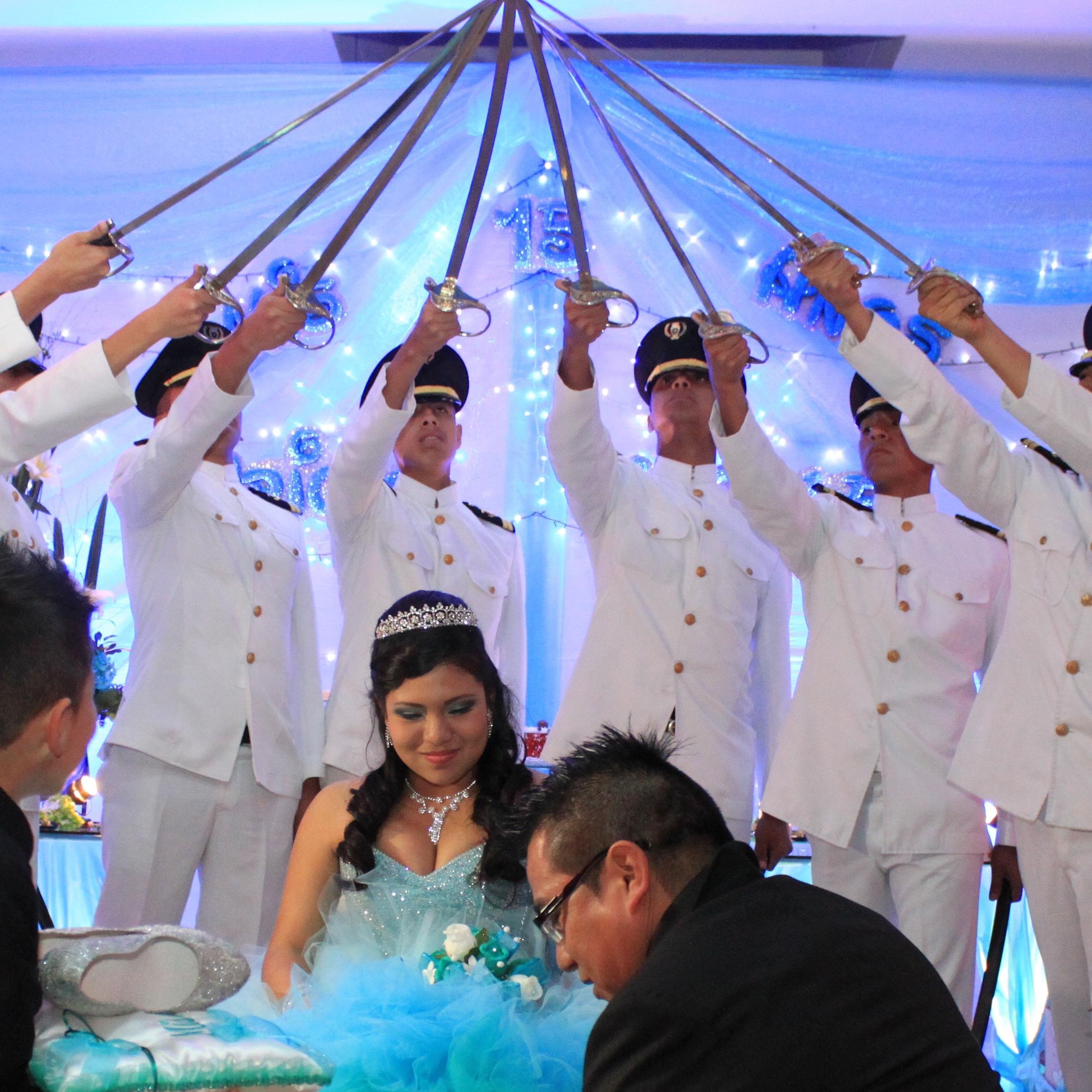 Servicio exclusivo de Cruce de espadas La Guardia Real Liceo de chorrillos
Informes :
Telf: 248-5759
cel  :997468285
987106179