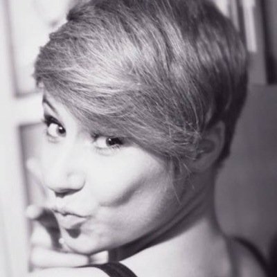 juleznice's profile picture. life's a beach, I'm just playin' in the sand