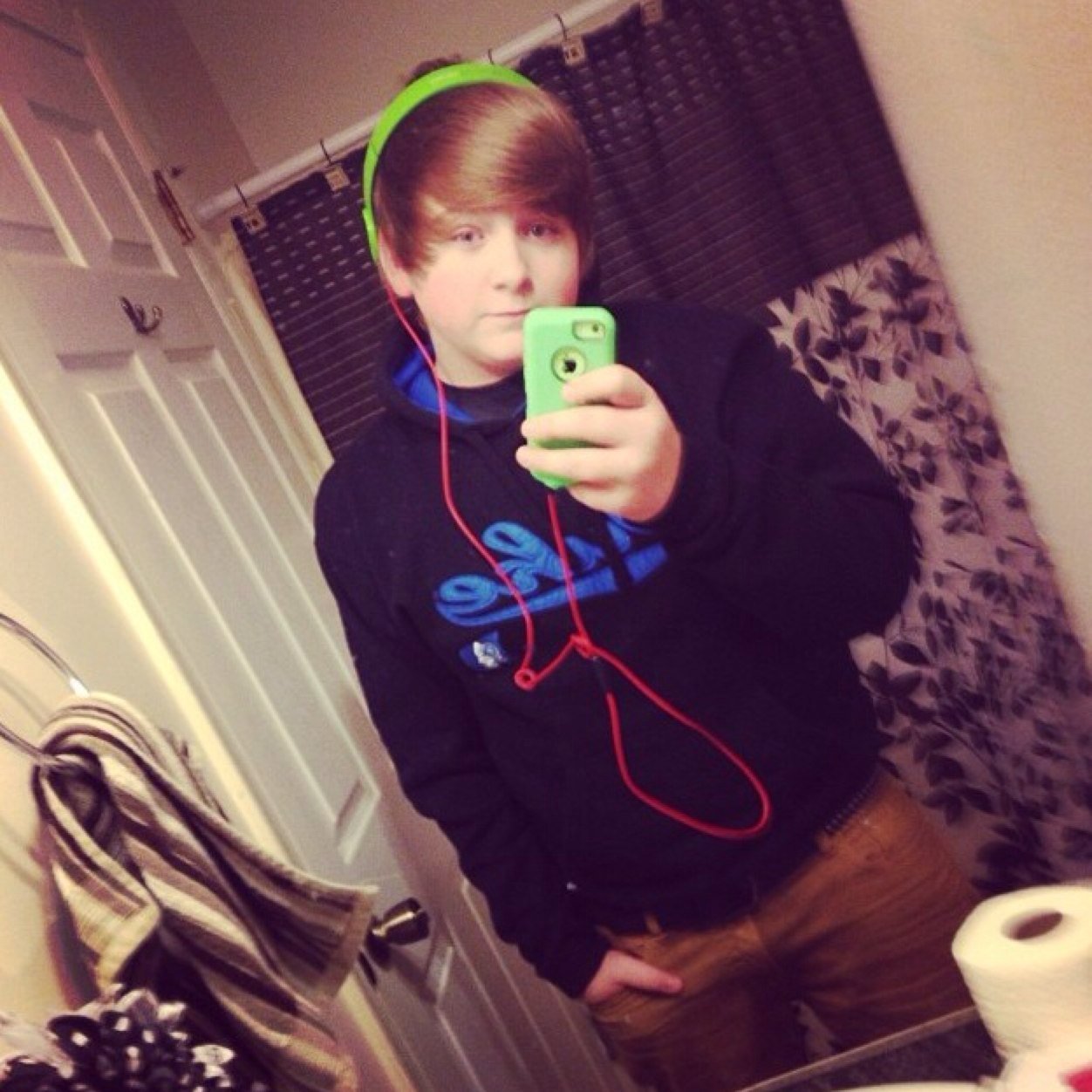 Xbox ftw. Fellow RainDrop Xbox 360- Not Authority PS3- Whyy Authority