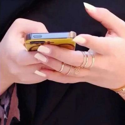 نمر فى حياتنا بتجارب حلوة ومرة

اما نخـطهـا باالقلم واما با الألم ‏‏