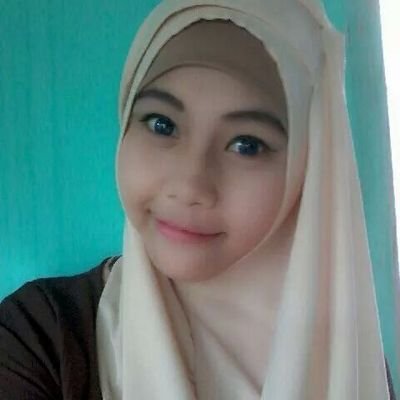 wanita sederhana baik dan tidak sombong :)