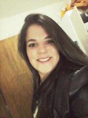 O sábio, para ser feliz, olha abaixo de si e jamais acima, a não ser para elevar sua alma até o infinito.