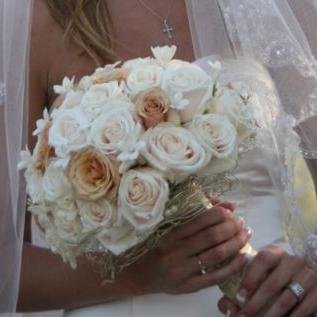 LyndaFloral's profile picture. Get a FREE GIFT To Plan Your            STUNNING WEDDING 
http://t.co/i7FQOcxquO Inspired Floral Design & Event Styling