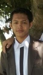 menyenangkan, simpel, selalu senyum kpada orng yang di lewati walupun tak kenal, suka bercanda,,,