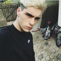 Damien (@dayumdamien) 's Twitter Profile