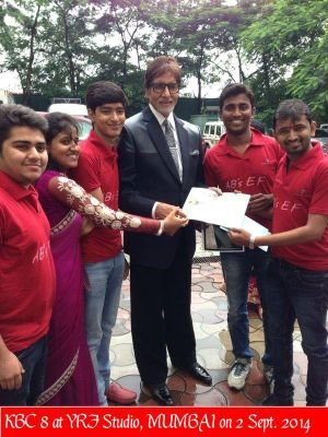 Businessman (Suiting Manufacturing) n my idol Big B Sir ғollowed вy тнe ĸιng oғ ѕнaнanѕнaнѕ @SrBachchan ѕιr proυd тo вe нιѕ eғ мeмвer нere.