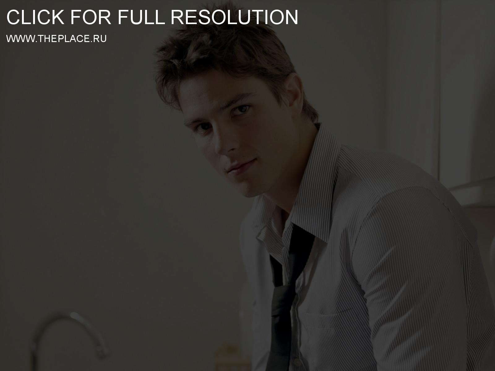 littlesweetdude's profile picture. Не покидает чувство, что на всех зеркалах вне дома наложено какое-то пиздец-заклятие, что я в них не я, а уебищный пиздец