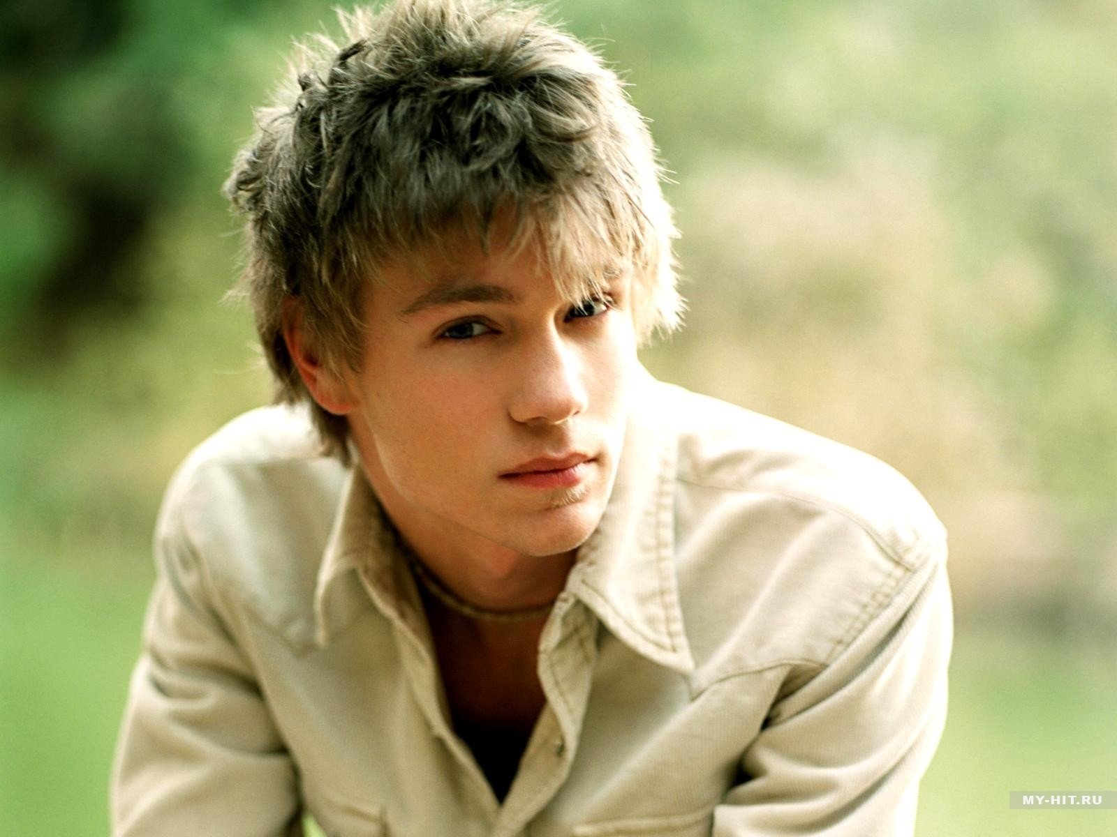 lizanolly's profile picture. Ненавижу людей, постоянно ноющих о том, что всё плохо. Всё плохо, например, у голодных детишек в Африке, а не у зажравшихся идиотов/идиоток.