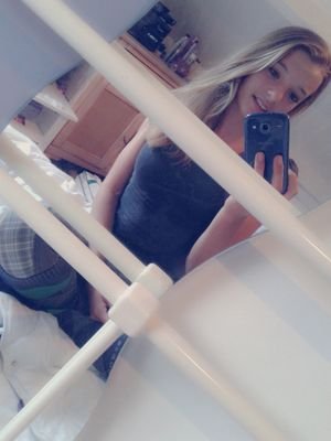 ikbenmaylinx's profile picture. love more, laugh louder, life fuller