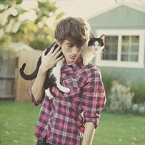 lizapolonik's profile picture. Жарил макароны. Вывалил на сковородку, и мне показалось, что они аплодируют мне. Не растерялся и театрально пред ними раскланялся! :))