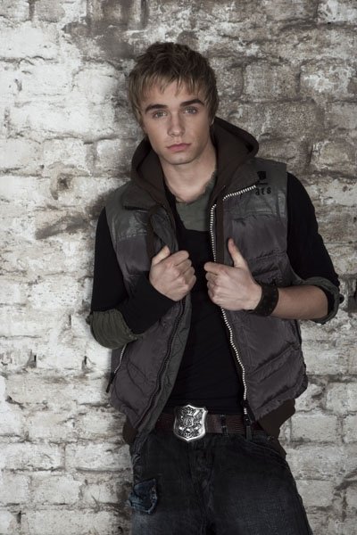 looosya's profile picture. В детстве думала, что лежачий полицейский - это мент, которого за плохую службу  закатывали в асфальт.