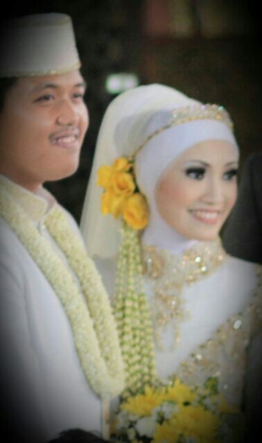 deviRiztika's profile picture. vishwa patra pradana's, a dentist ☺ ♥ Dentistry UI 2008, UILDP 2011, UIYSEP 2011. SMA5 & SMP1 Surabaya. Yellow. If you dream it, you can do it! (: