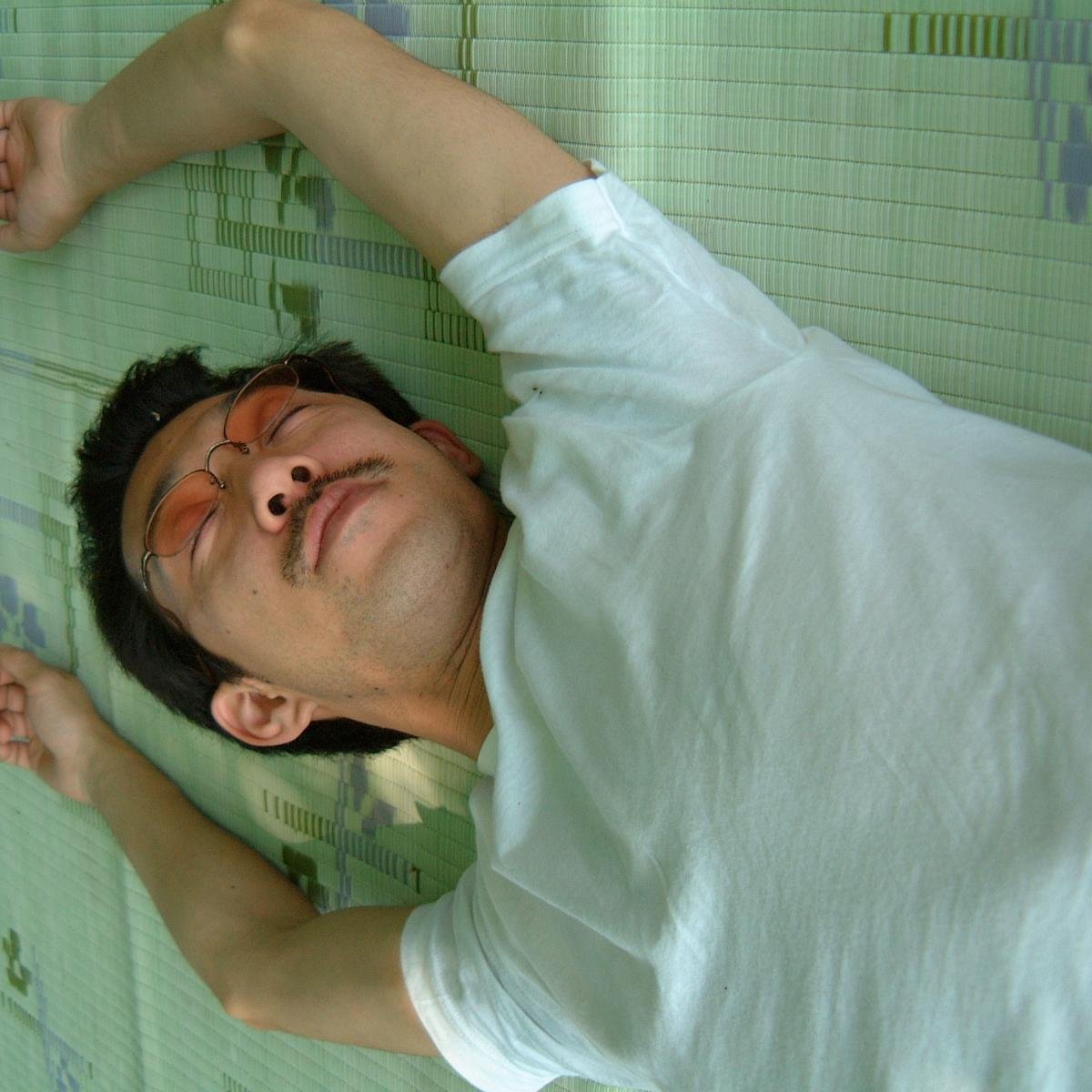 何事も中途半端な投げやりの愚痴・不満ばっかりのグウタラ親父。そして、親馬鹿。リンゴ大好き人間。”借金tosh”ユーザー。SEやLCの漢字Talkの時代からあの頃は良かったな。完全な親父。OS Xもいいですね。今はMacOSか。