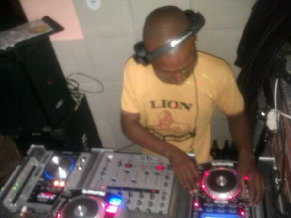 KwesleyR's profile picture. 